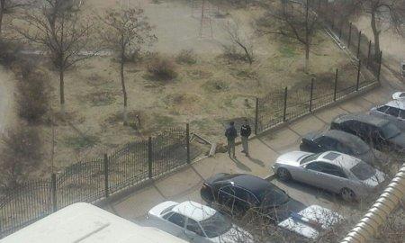 В Актау женщина-водитель протаранила забор детского сада В Актау женщина-водитель протаранила забор детского сада