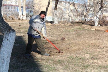 Уркен Бисакаев: В парке «Акбота» ведутся работы по очистке территории